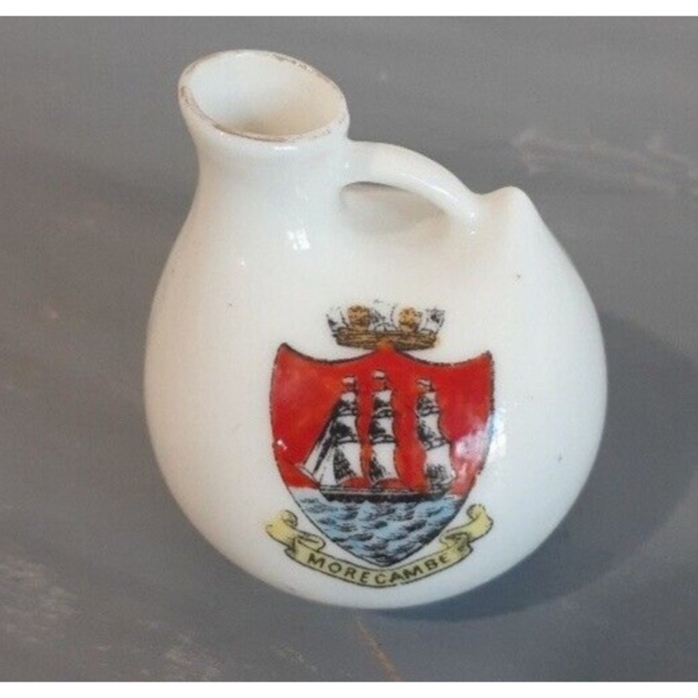 Crest of More Cambe Miniature‎ Handle Urn Gemma Crested China